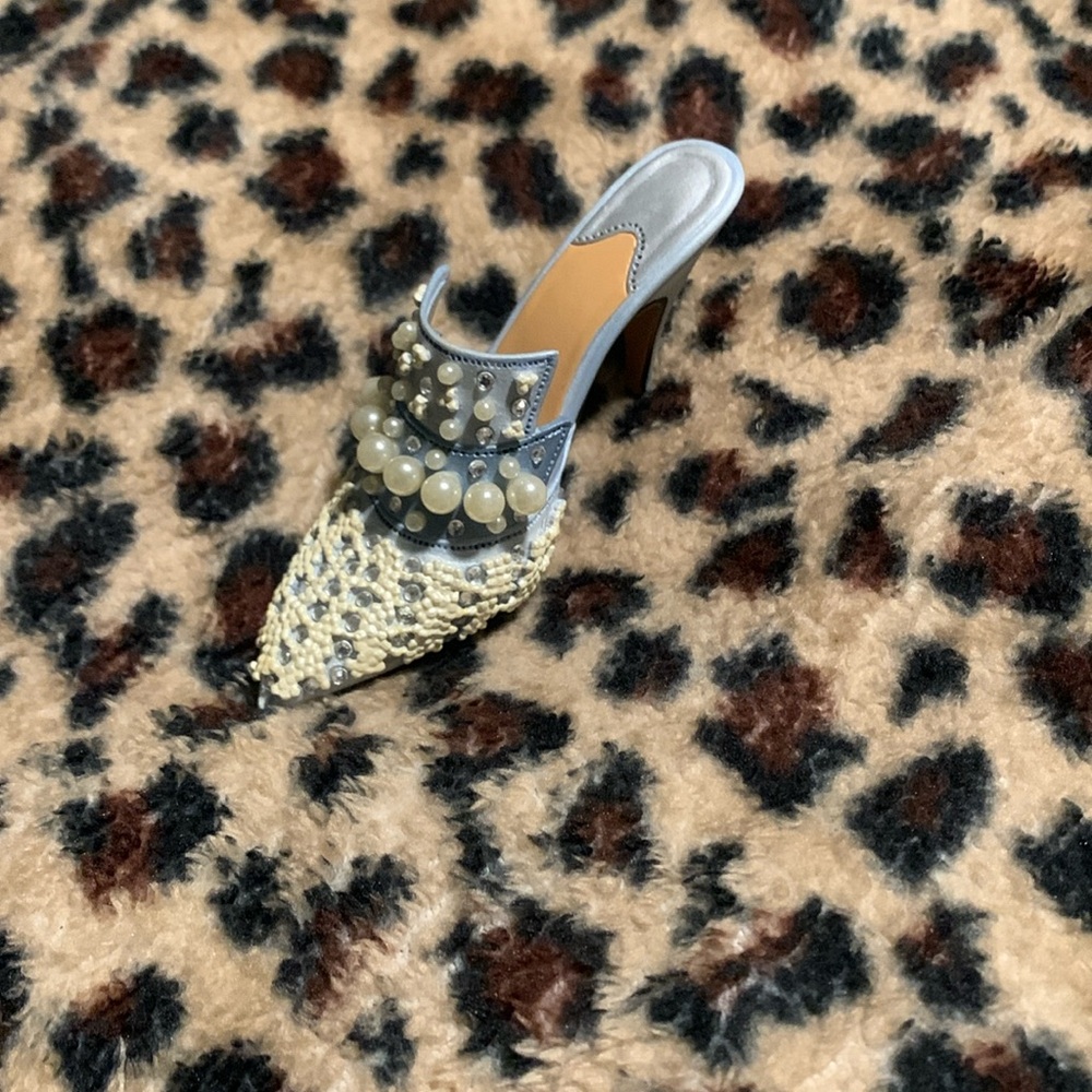 #25032 Frosted Fantasy (Slipper)